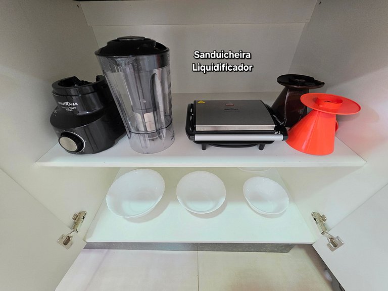 Apt 21 na Vila A prox ao Hosp Costa C. e Paraguai