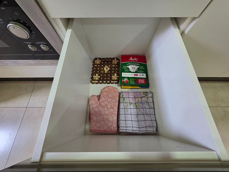 Apt 21 na Vila A prox ao Hosp Costa C. e Paraguai