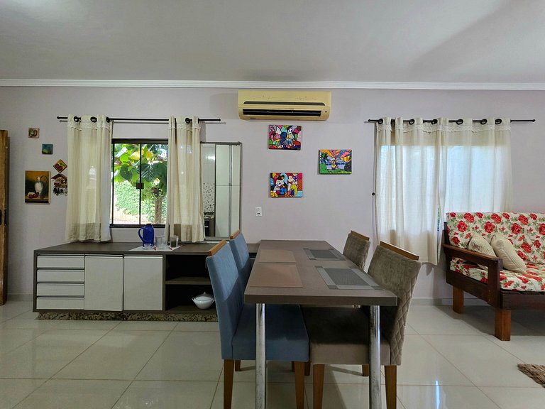 Casa 2 quartos 2 banheiros - 10 min centro