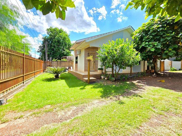 Casa 2 quartos 2 banheiros - 10 min centro