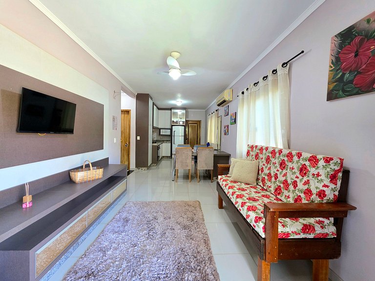 Casa 2 quartos 2 banheiros - 10 min centro