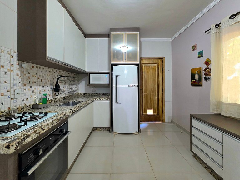 Casa 2 quartos 2 banheiros - 10 min centro