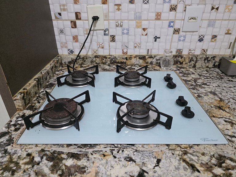 Casa 2 quartos 2 banheiros - 10 min centro