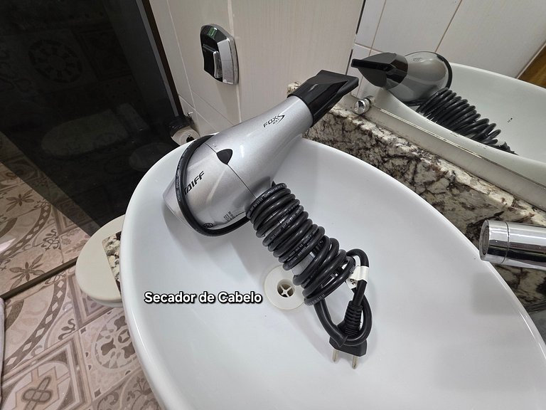 Casa 2 quartos 2 banheiros - 10 min centro