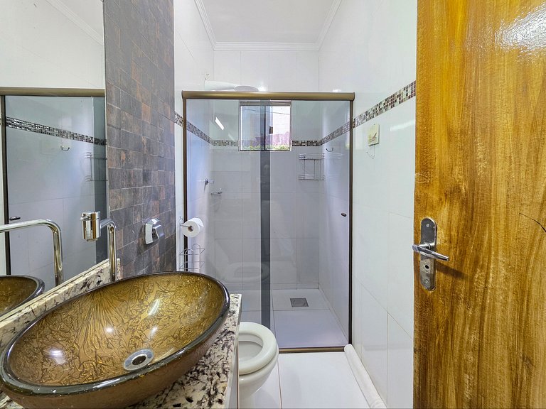 Casa 2 quartos 2 banheiros - 10 min centro