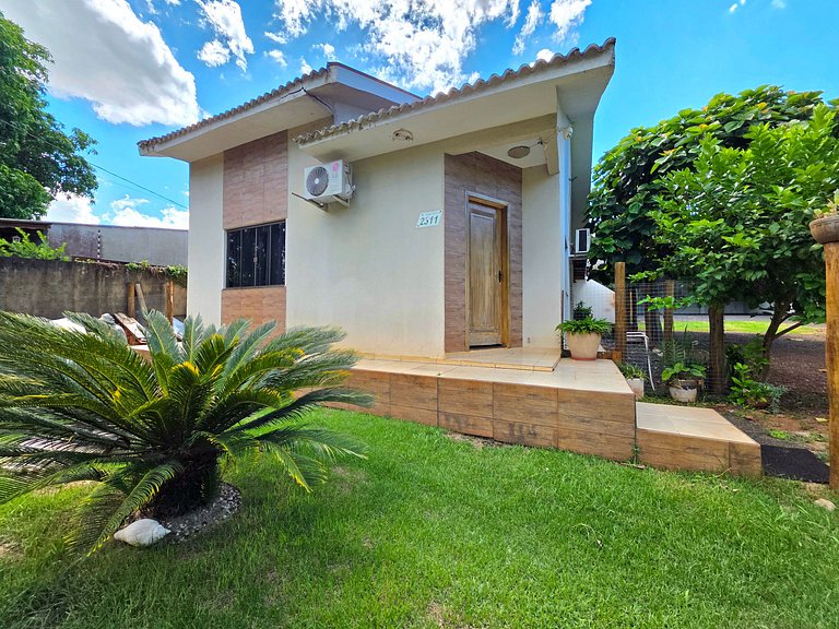 Casa 2 quartos 2 banheiros - 10 min centro