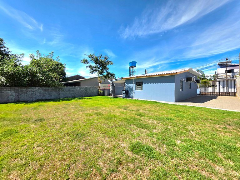 Casa Familiar com quintal amplo 3 quartos