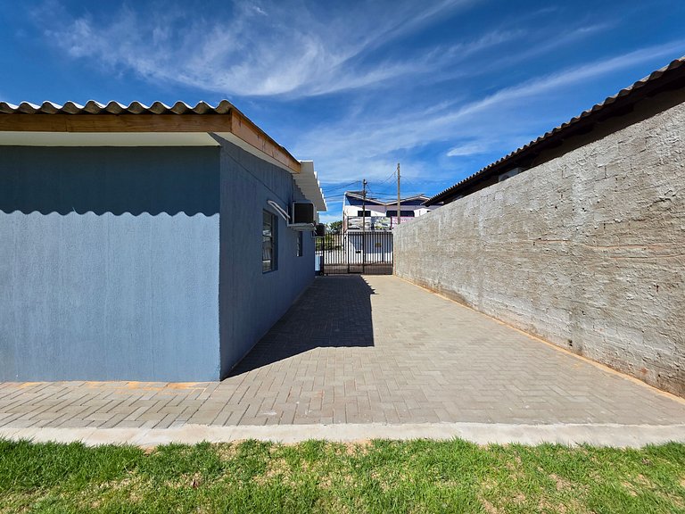 Casa Familiar com quintal amplo 3 quartos