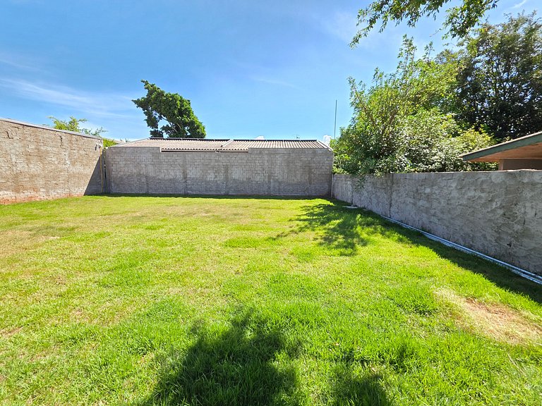 Casa Familiar com quintal amplo 3 quartos