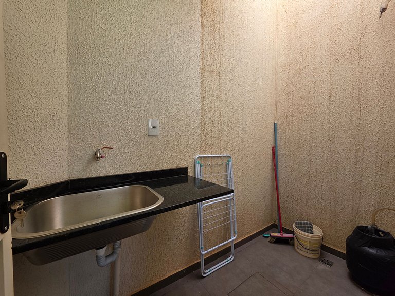 Studio a poucos metros da Av Cataratas c garagem