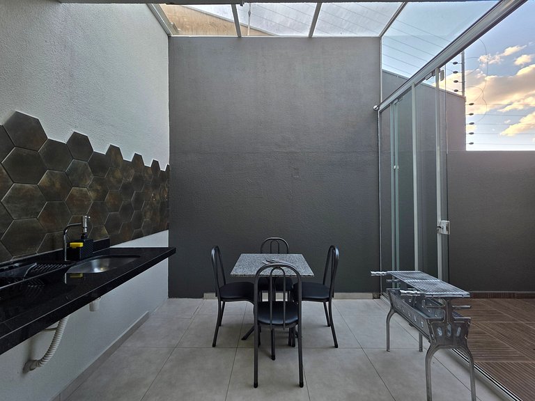 Casa 2 quartos nova ao lado da Av das Cataratas