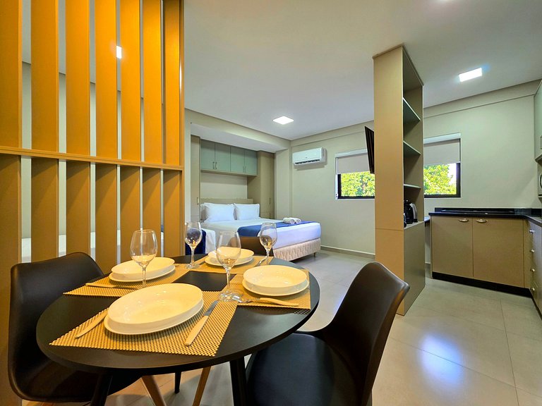 Studio 304 Novíssimo para 4 pessoas no Centro