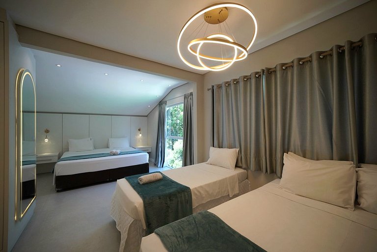 Casa 5 Quartos - Quintal amplo prox Centro