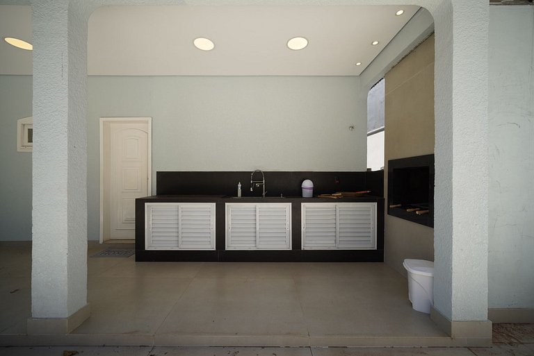 Casa 5 Quartos - Quintal amplo prox Centro