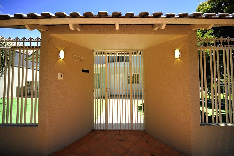 Casa 5 Quartos - Quintal amplo prox Centro