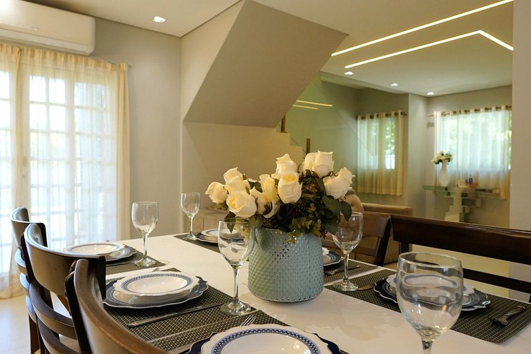 Casa 5 Quartos - Quintal amplo prox Centro