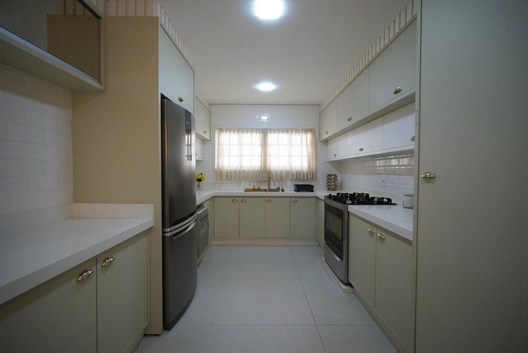 Casa 5 Quartos - Quintal amplo prox Centro