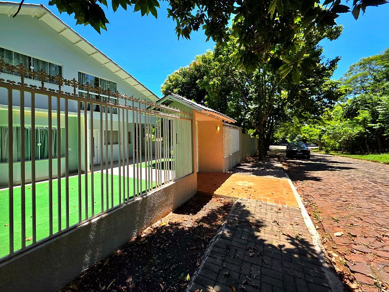 Casa 5 Quartos - Quintal amplo prox Centro