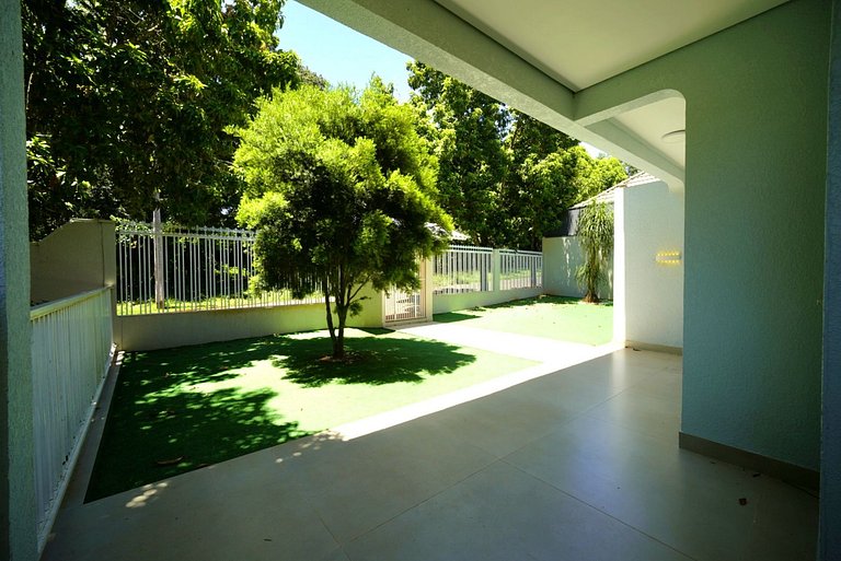 Casa 5 Quartos - Quintal amplo prox Centro