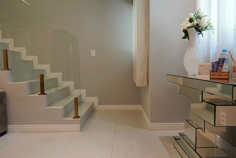 Casa 5 Quartos - Quintal amplo prox Centro