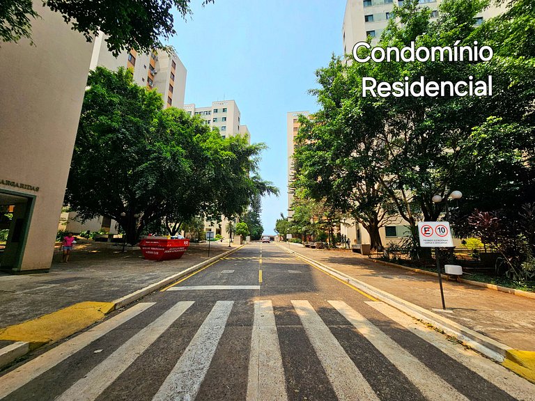 Apt 03 quartos em Condominio prox PY e centro