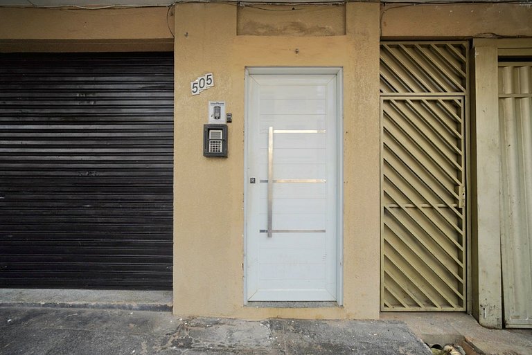 Studio ao lado do Paraguai com garagem