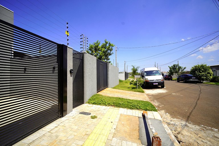 Casa 01 nova Alto Padrão prox Centro e Cataratas