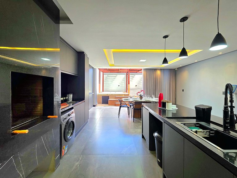 Sobrado com Jacuzzi Aquecida 10 minutos Centro