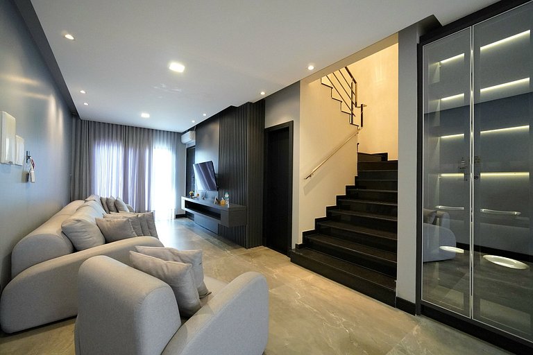 Sobrado com Jacuzzi Aquecida 10 minutos Centro