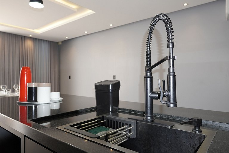 Sobrado com Jacuzzi Aquecida 10 minutos Centro