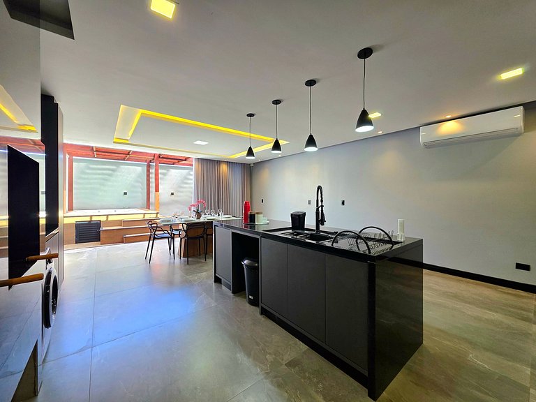 Sobrado com Jacuzzi Aquecida 10 minutos Centro