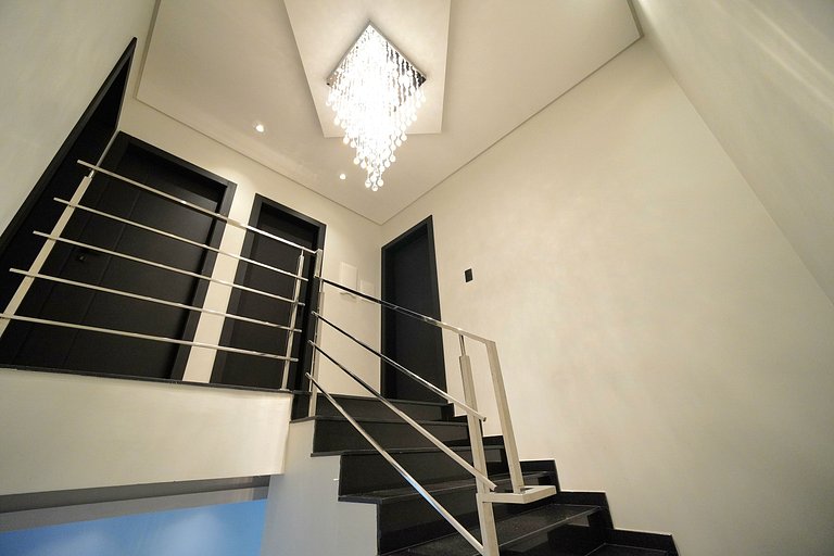 Sobrado com Jacuzzi Aquecida 10 minutos Centro