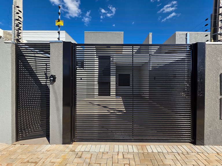 Casa 02 nova Alto Padrão prox Centro e Cataratas