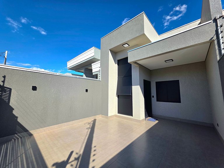 Casa 02 nova Alto Padrão prox Centro e Cataratas