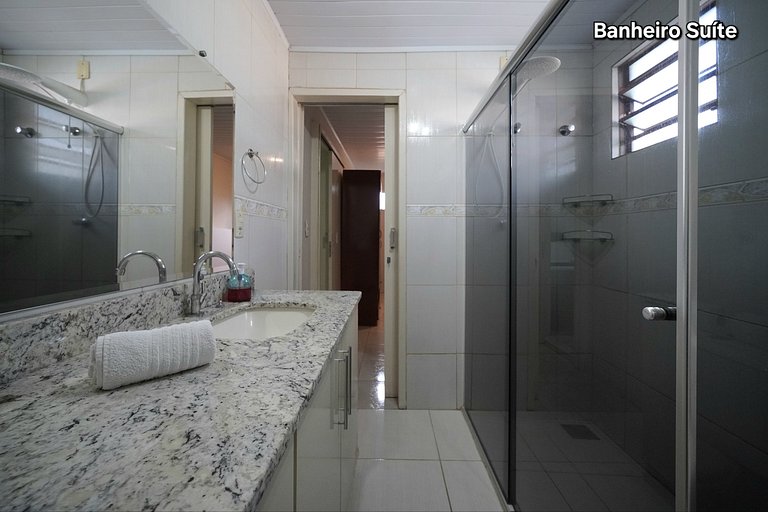 Casa 4 Quartos com piscina 10 min Centro