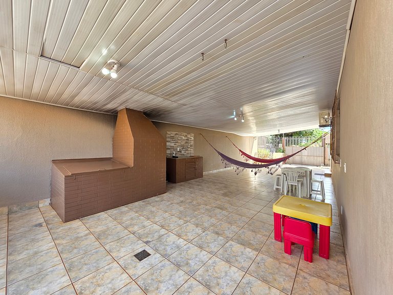 Casa 4 Quartos com piscina 10 min Centro