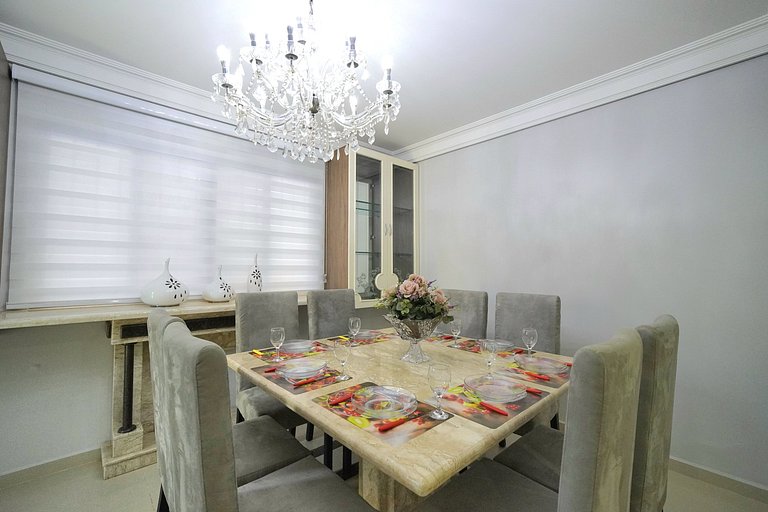 5 Quartos sendo 4 suítes prox Centro e Paraguai