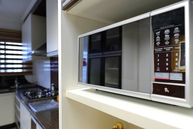 5 Quartos sendo 4 suítes prox Centro e Paraguai