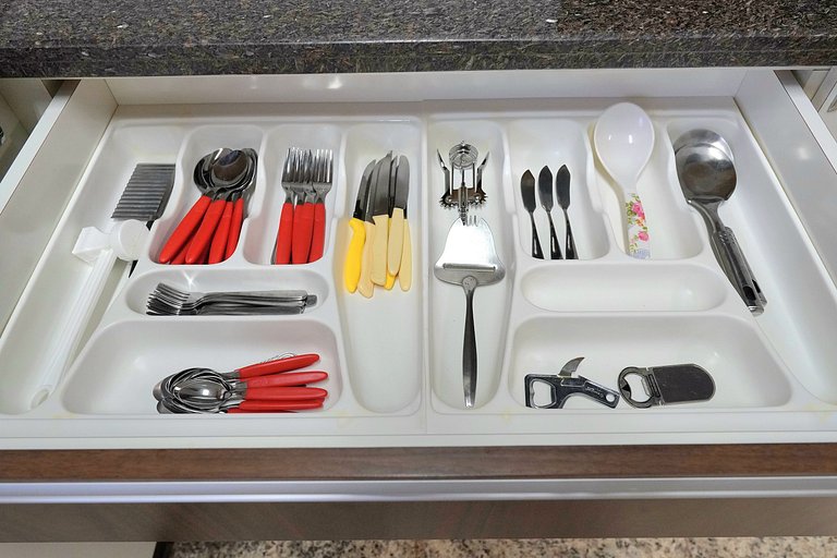 5 Quartos sendo 4 suítes prox Centro e Paraguai