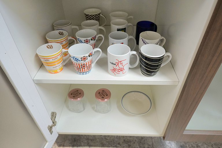 5 Quartos sendo 4 suítes prox Centro e Paraguai