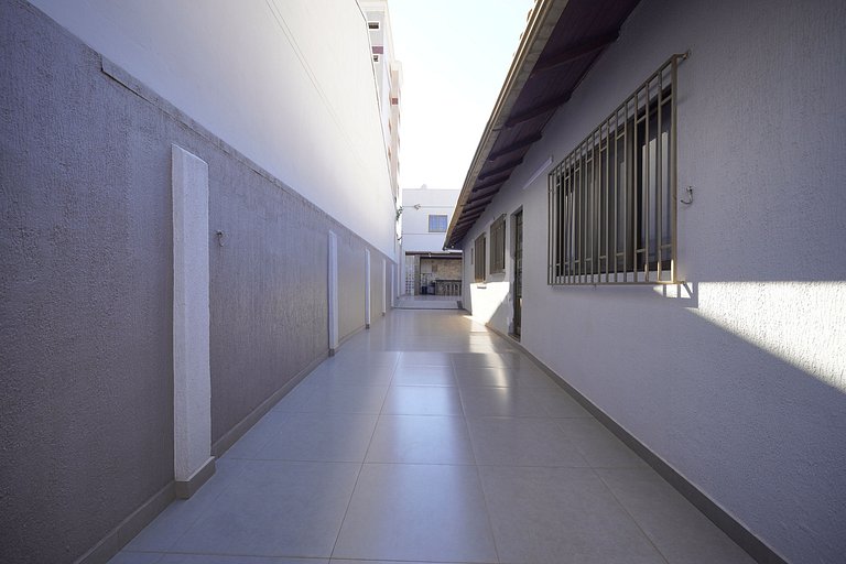 5 Quartos sendo 4 suítes prox Centro e Paraguai