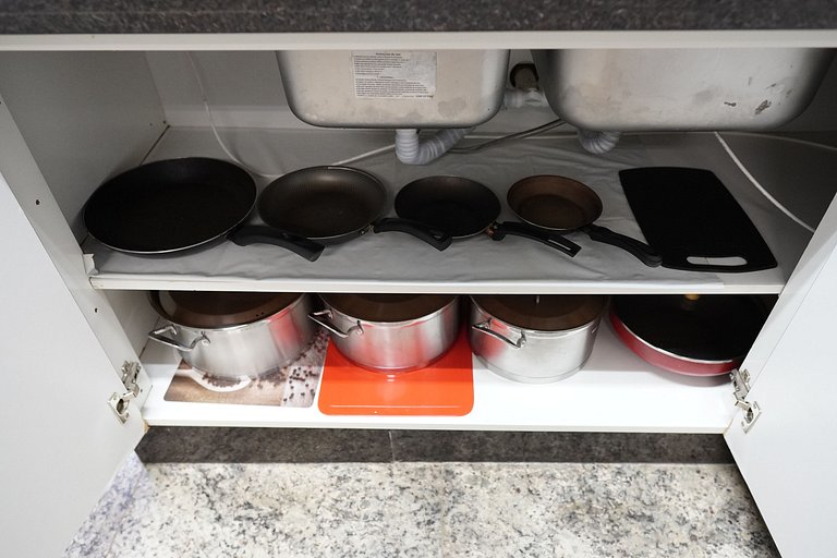 5 Quartos sendo 4 suítes prox Centro e Paraguai