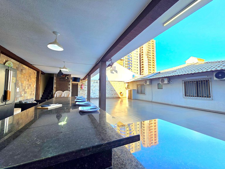 5 Quartos sendo 4 suítes prox Centro e Paraguai