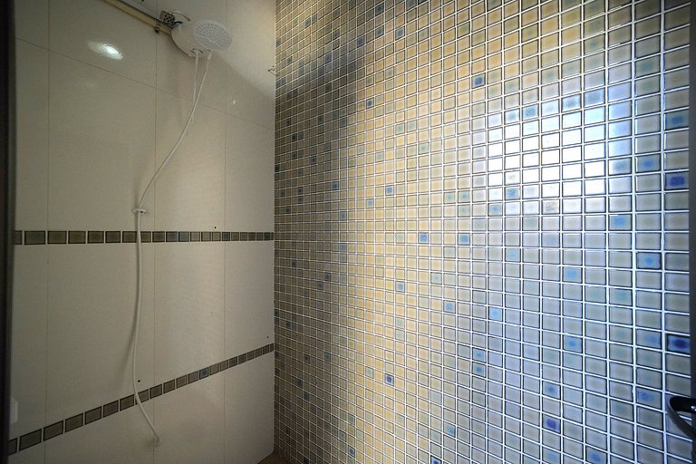 5 Quartos sendo 4 suítes prox Centro e Paraguai