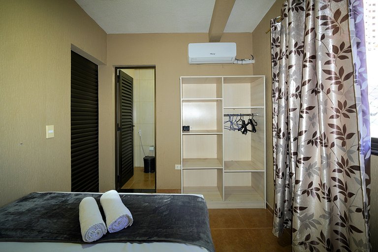 5 Quartos sendo 4 suítes prox Centro e Paraguai