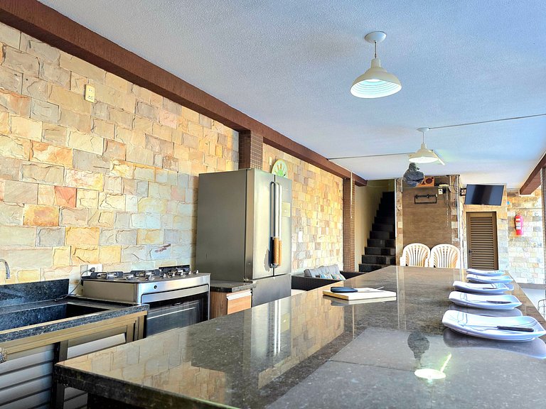 5 Quartos sendo 4 suítes prox Centro e Paraguai