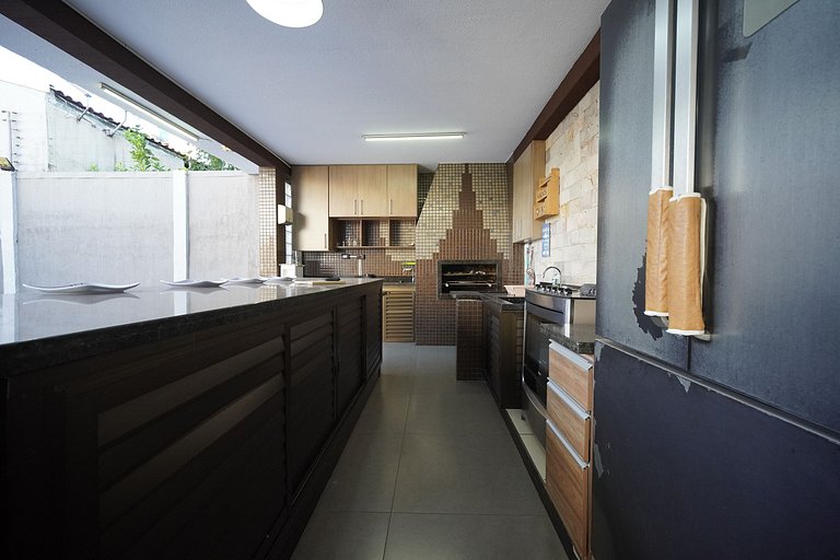 5 Quartos sendo 4 suítes prox Centro e Paraguai