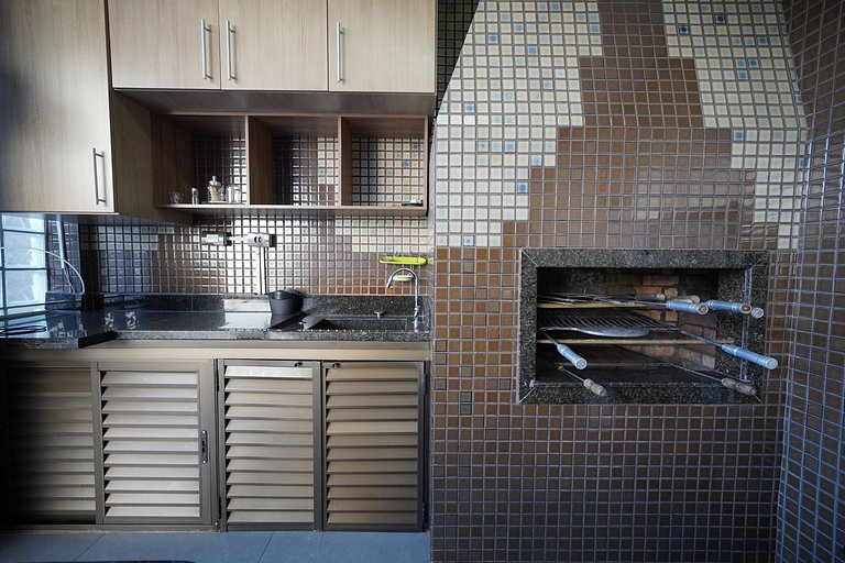 5 Quartos sendo 4 suítes prox Centro e Paraguai