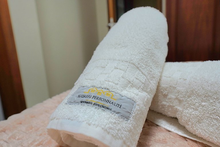 5 Quartos sendo 4 suítes prox Centro e Paraguai