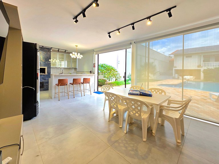 Casa 4 Quartos em Bairro Nobre 10 min Centro